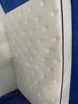 Super Thick Pillow Top Queen Mattress 150. Must Go This Week. I Can Also Deliver.