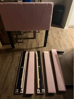 Twin size pink bed set