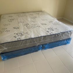 NEW KING SIZE MATTRESS SET AND BOX SPRING-2pcs 