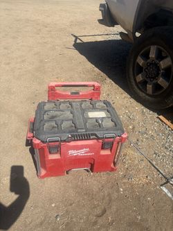 Milwaukee PACKOUT Tool Box
