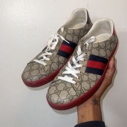 GUCCI ACE GG SUPREME SNEAKER