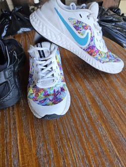 Nike Woman (Revolution) 5(Y)- Nike Warache 5(Y)