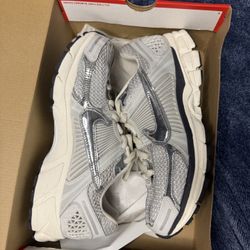 Vomero 5 white nd chrome