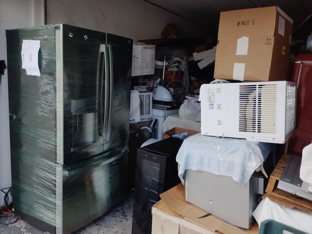 appliance blowout sale everything must go today and comes with a warranty