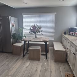 Dining table set