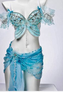 Beautiful Fantasy Set ladies size 6