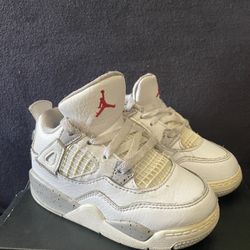 NIKE JORDAN 4 RETRO