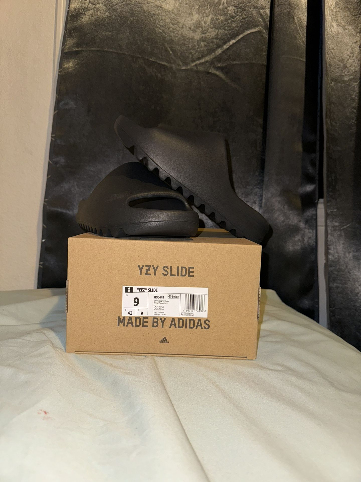 Adidas x Yeezy Onyx Size 9