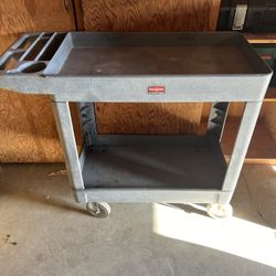 Rubbermaid Utility Cart 