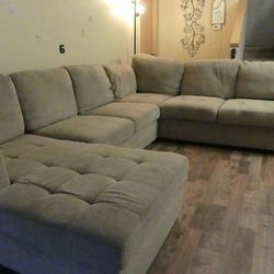 L SHAPED SECTIONAL WITH CHAISE (CHAISE THAT HAS UNDER STORAGE )