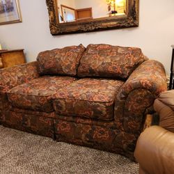 Loveseat 