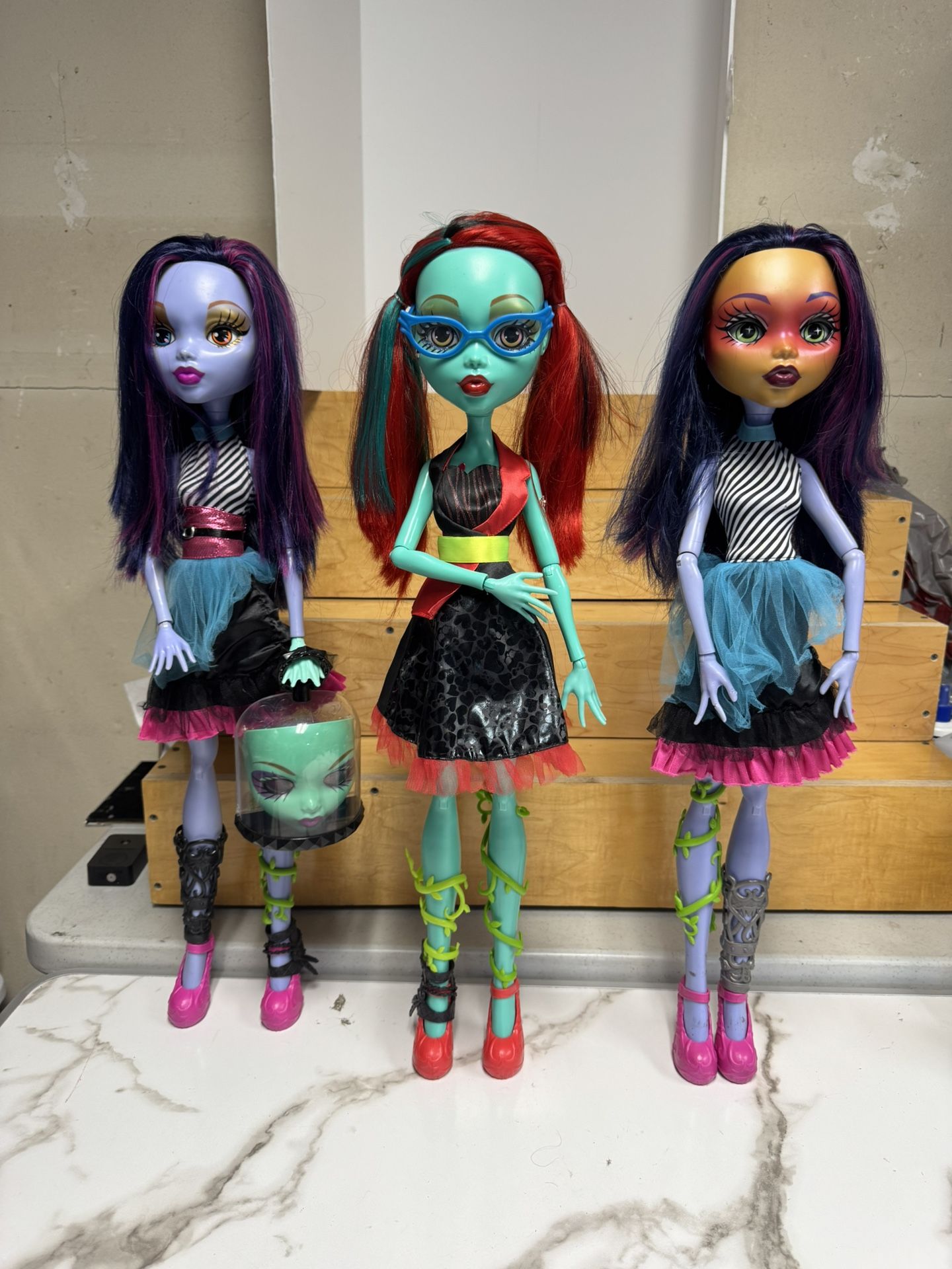 9 Monster High Dolls 28” Tall