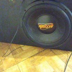 15 Inch Subwoofer $300 Sounds Dam Good  Box IS Tuned HITS Dem Deep Lows