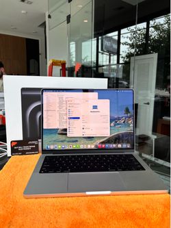 MacBook Pro 14” M4 Pro Chip 24GB RAM 512SSD! 90 Day Warranty! We offer financing.