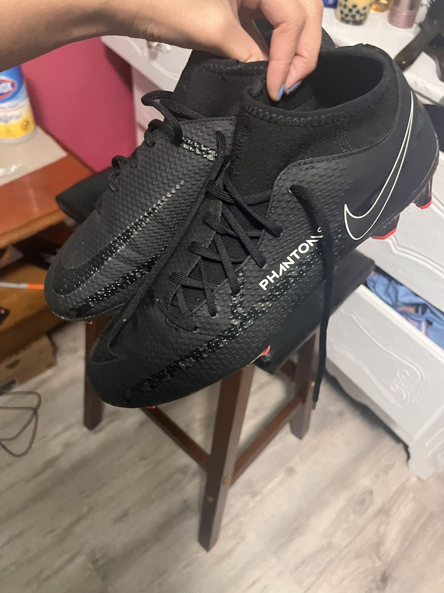 Nike phantom soccer cleats