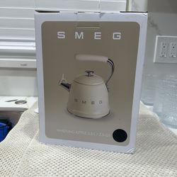 SMEG Tea Kettle  * New * * unopened *