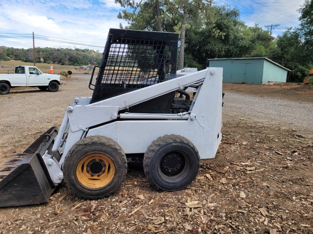 Bobcat 825