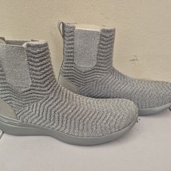 New APL TechLoom Chelsea Women’s Shoe - Metallic / Silver 