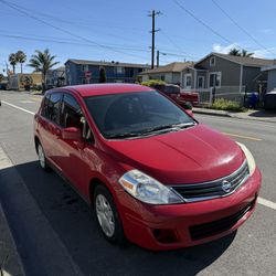 2011 Nissan versa s