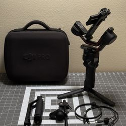 DJI RS3 Pro Gimbal Combo