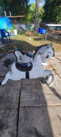 Tengo 2 Caballitos De Aluminio Con Su Base.