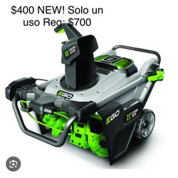 Snow machine With base & Battery $ 400 