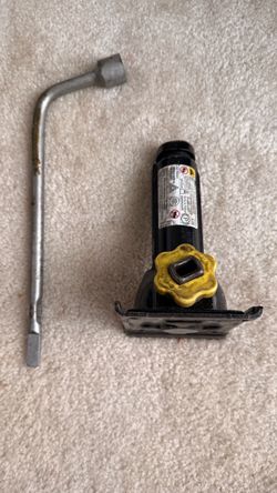 Car Bottle Jack with Lug Wrench