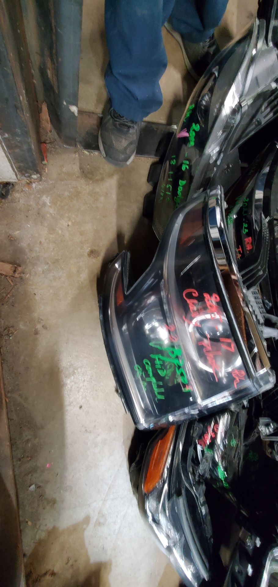 2017 Chevy Tahoe Right Headlight