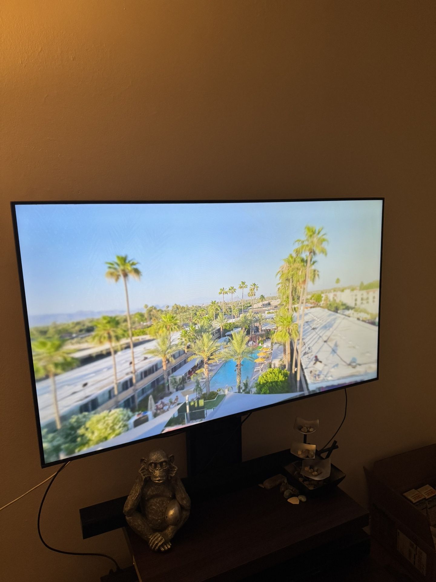 Samsung 55” 4K UHD Smart TV – Excellent Condition!