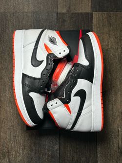 Air Jordan 1 High “Electro Orange” Size 6.5Y
