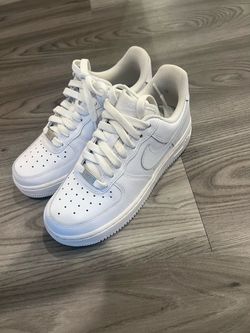 Women’s Nike - size 5