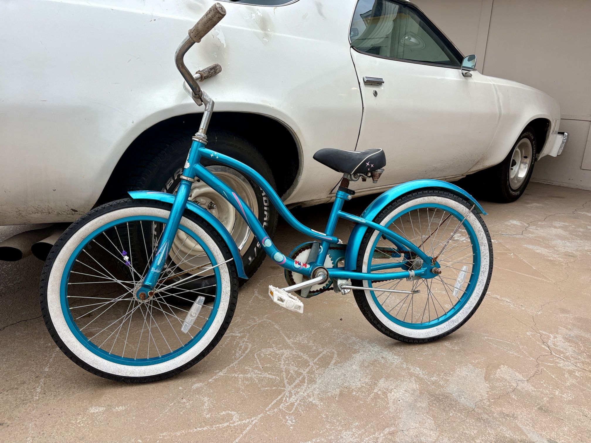 Girls bicycle Raleigh good condition