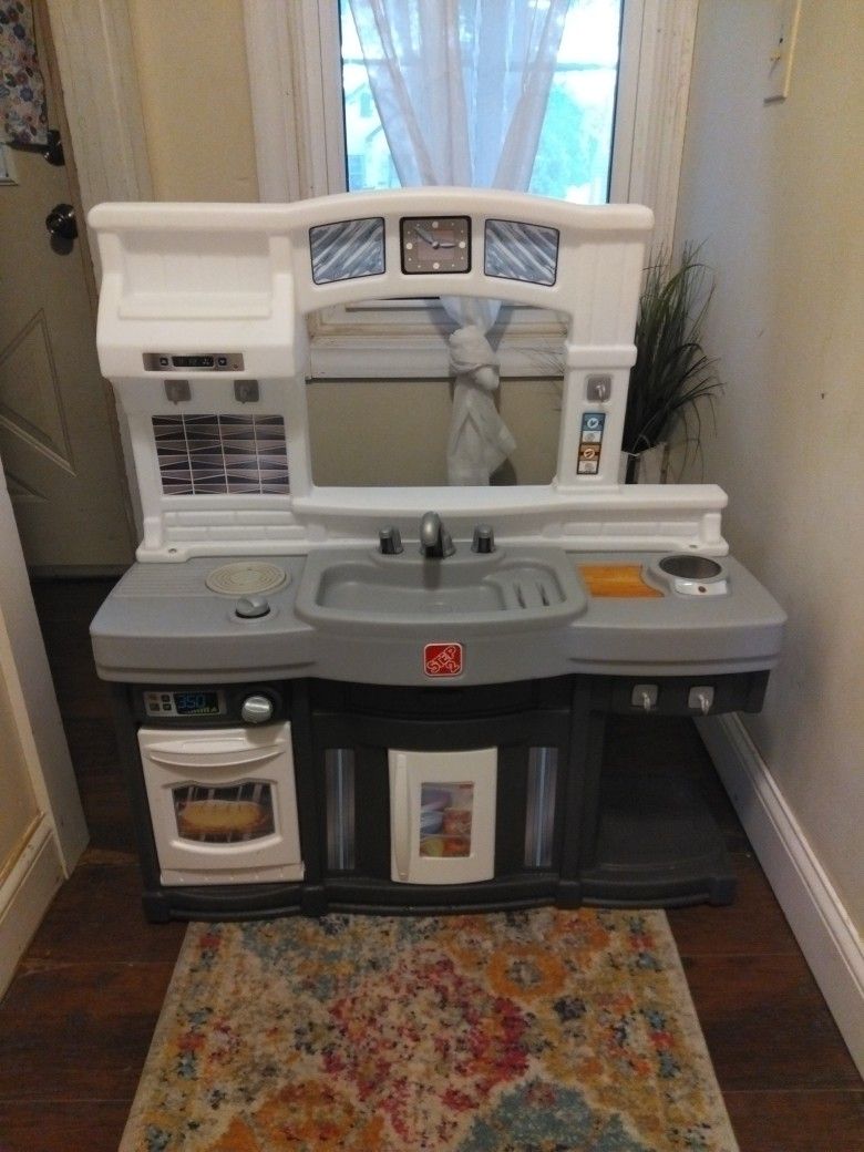 Step 2 Play Kitchen