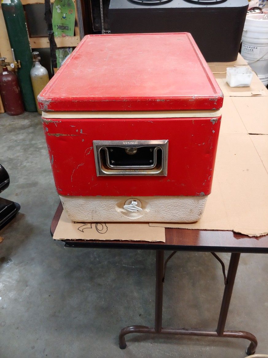 Vintage Metal Coleman Cooler for Sale in Renton, WA OfferUp