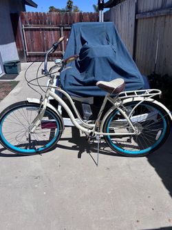 Schwinn Beach cruiser