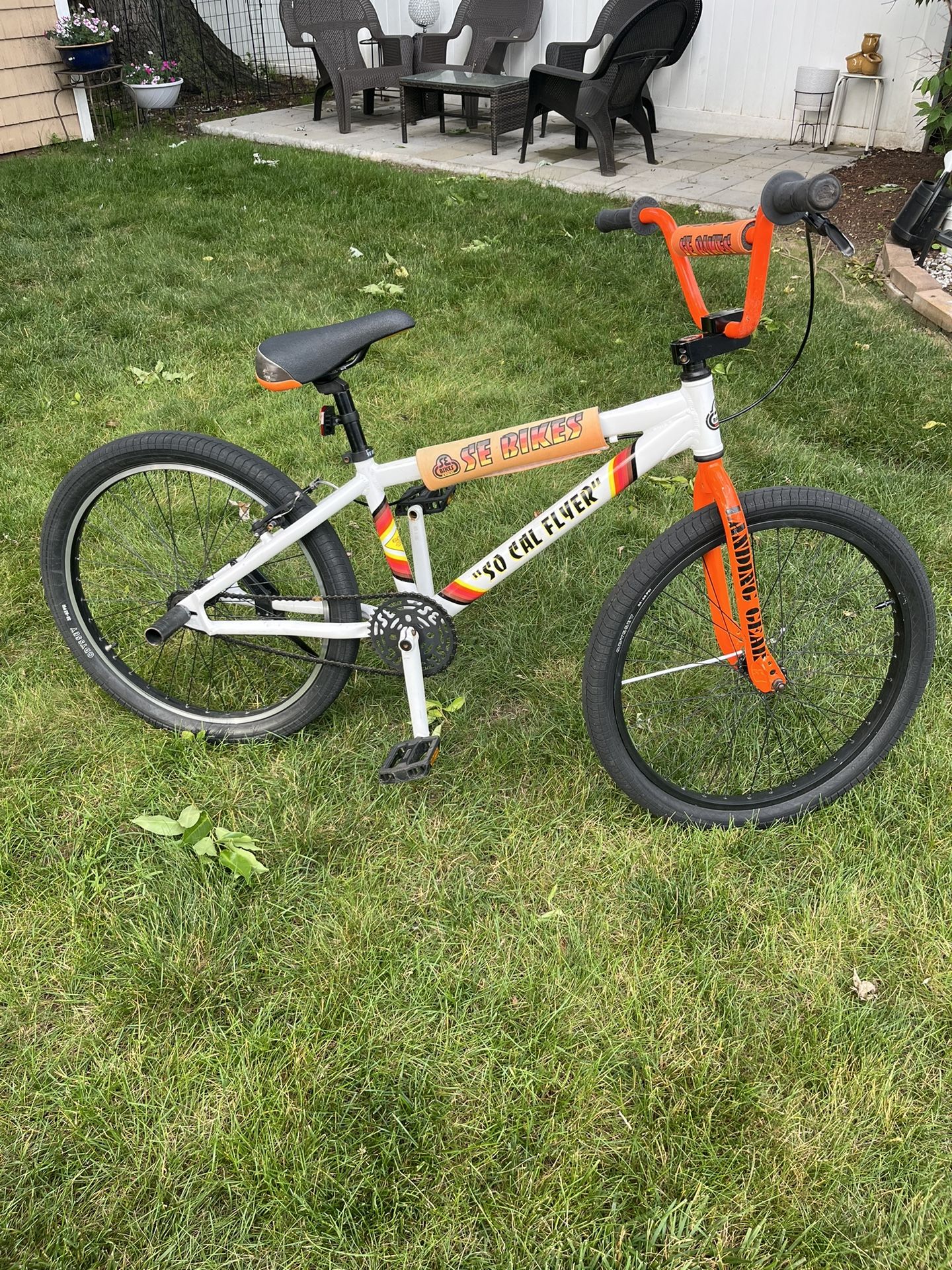 SE Racing So Cal Flyer 24" BMX Freestyle Bike-White