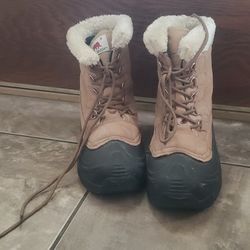 dakota grizzly snow boots - Size 6