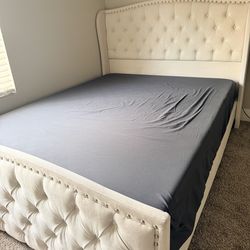 QUEEN SIZE BED