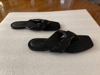 Marc Fisher Black Knotted Thong Sandals - Size 8.5M