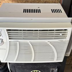 Maytag 5000 BTU Air Conditioner 