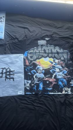 Emotion Mixed Edition Black Graphic T-Shirt Size M