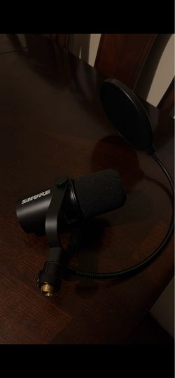 Shure MV7X Dynamic and Focusrite Scarlett Solo 3rd Gen