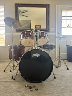 PDP Drum Set 5 Piece, With a Pearl Hi-Hat Stand