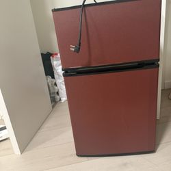 Mini Fridge 