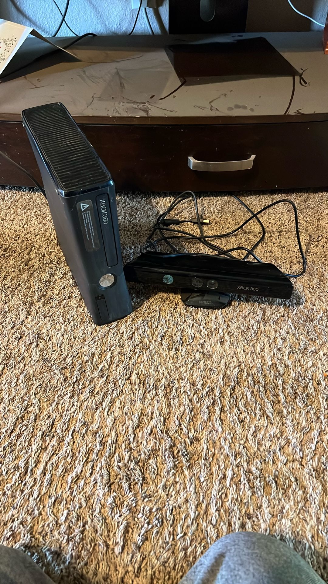 Xbox 360 W/ Kinect