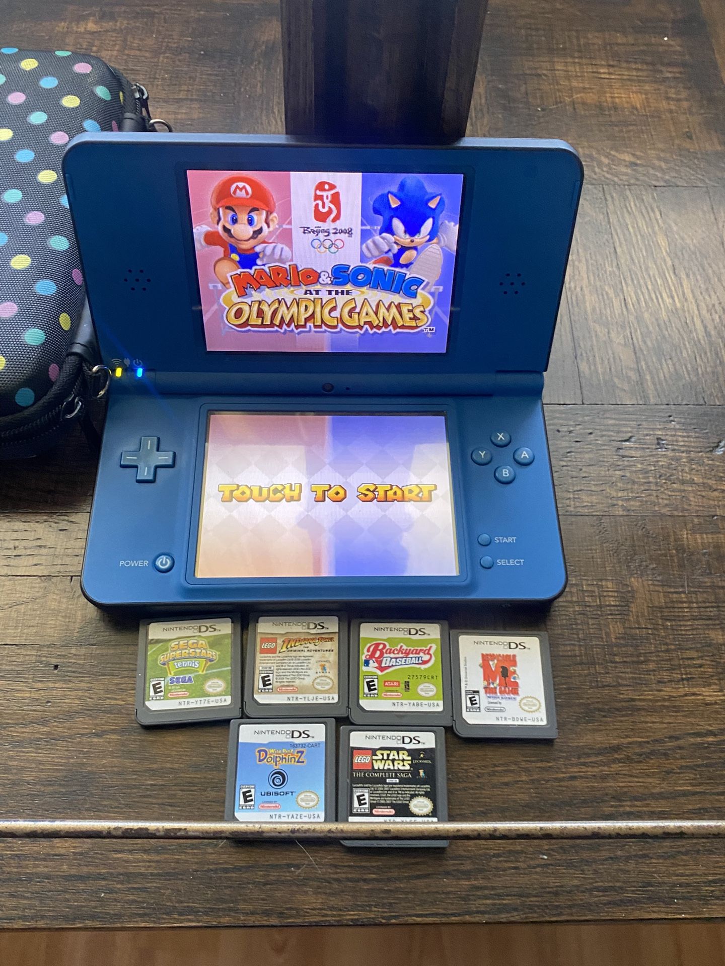 Nintendo Ds XL + Games And Chager