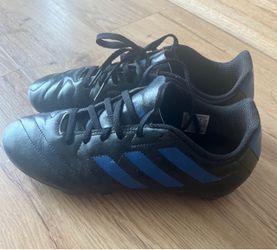 ⚽ Youth Adidas Soccer Cleats – Size 6 ⚽