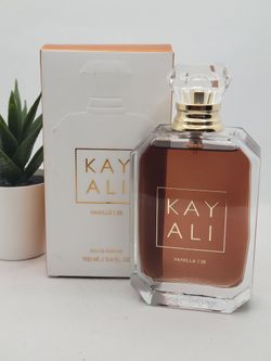 KAYALI 

VANILLA | 28 Eau de Parfum

3.4 fl
