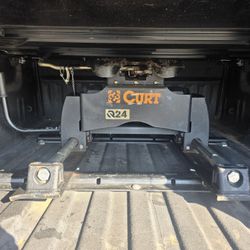 Q24 Curt Fifth Wheel W/ Slide