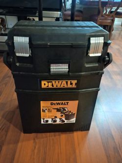 DeWalt  mobile work station .. all tools included